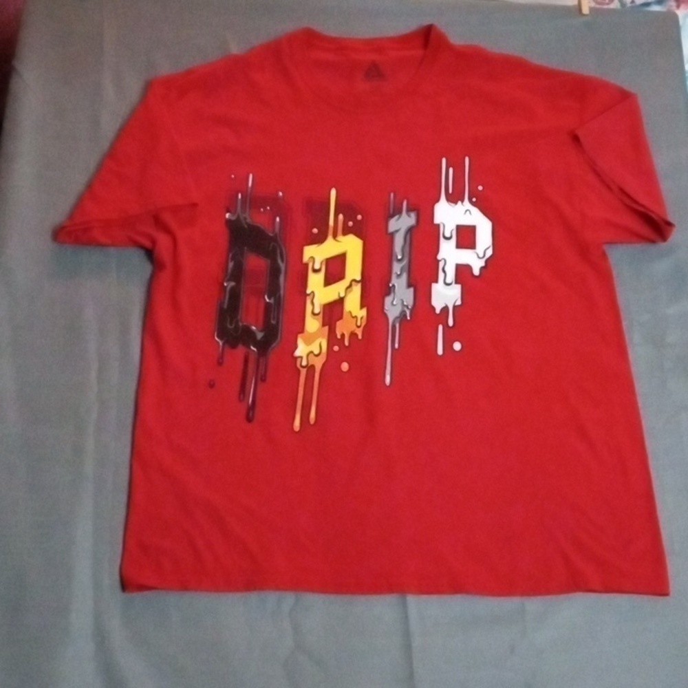Daip Tshirt Size XL Red Pre-owned